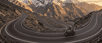 ¿Te conviene cruzar de Mendoza a Chile para cambiar los neumáticos de tu moto? Precios, aduana y consejos