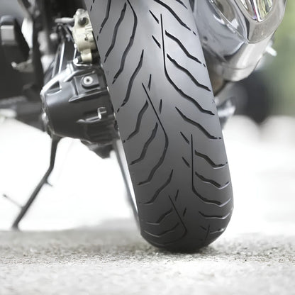 DUNLOP SPORTMAX ROADSMART IV 190/55ZR17 TL 75W - neumático instalado en motocicleta